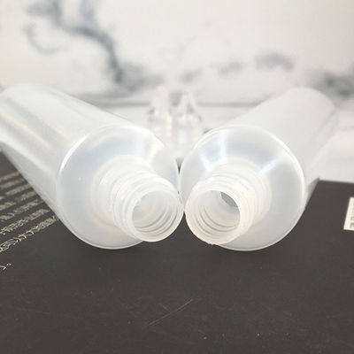 टिकाऊ ड्रॉपर कैप के साथ स्मूथ सरफेस ड्रॉपर डिस्पेंसर बोतलें, कॉस्मेटिक्स, फार्मास्यूटिकल्स और प्रयोगशाला के लिए बिल्कुल सही