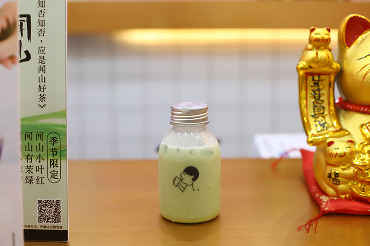 आइसोलेशन दूध चाय की बोतलें हैंडल क्षमता सहित 120ml 250ml 350ml 500ml और 1000ml विकल्प पेय भंडारण के लिए आदर्श